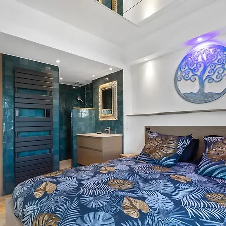 Blue Luxury House Port Nature Naturiste